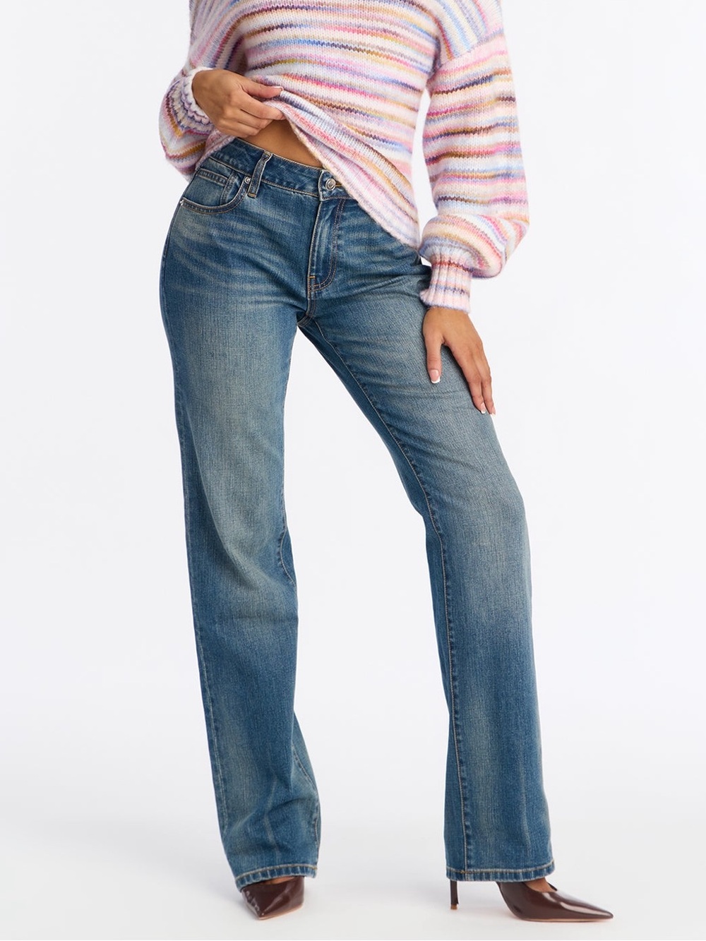 Classic Straight-Leg Women’s Jeans in Medium Blue 7 NWT
